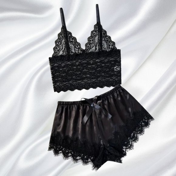 Elegant Black Lace Pajama Set - Picture 1 of 12